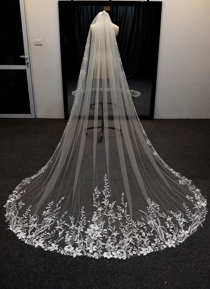 CUSTOM VEIL